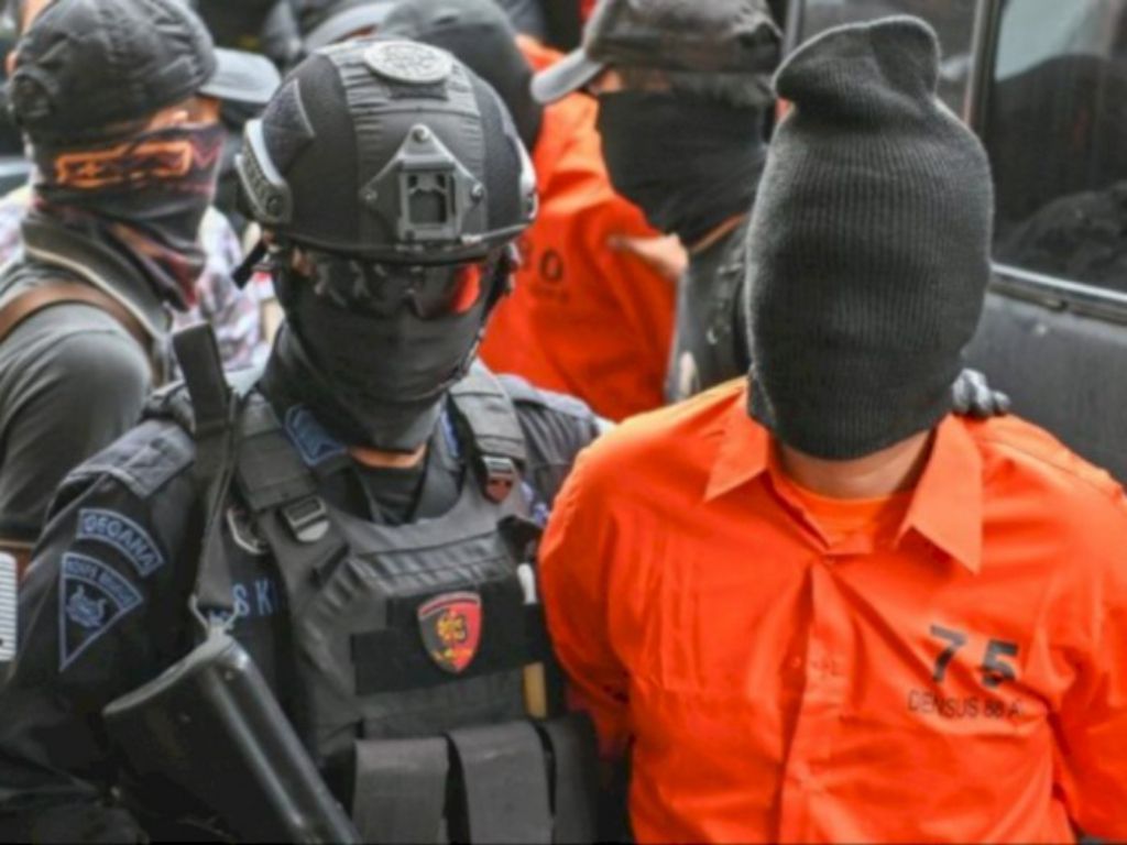 Densus 88 Tangkap 2 Teroris di Lombok!