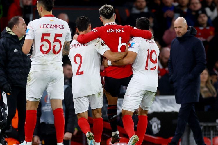 Respek! 2 Pemain Sevilla Bopong Lisandro Martinez yang Alami Cedera