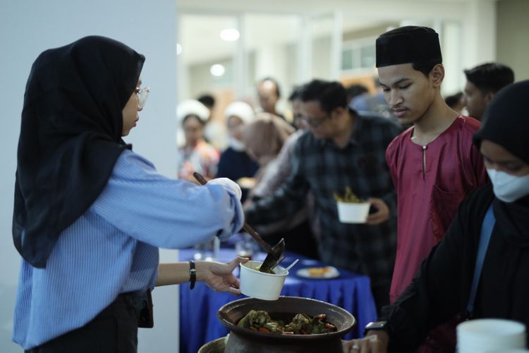 Cerita Mahasiswa Internasional UMS Bukber di Kampus, Seneng Kulinernya Mirip Negara Asal