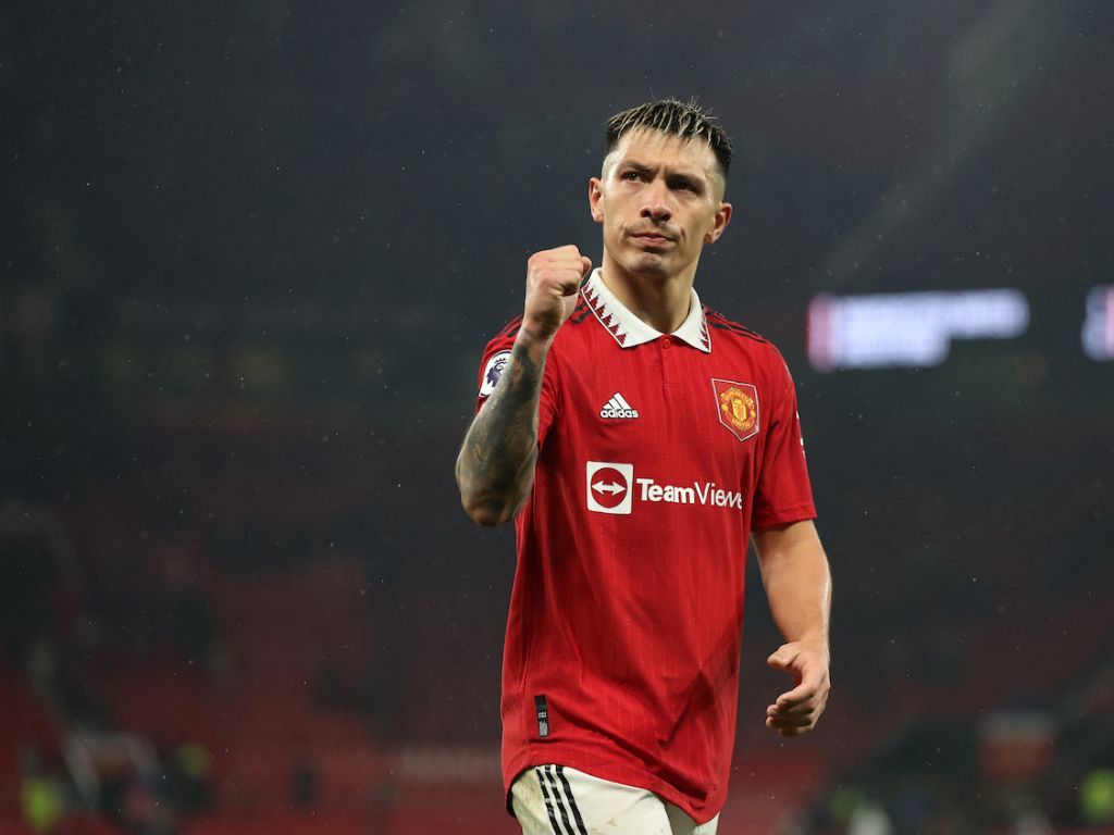 Lisandro Martinez Absen Sampai Akhir Musim, MU Kembali Andalkan Duet Maguire-Lindelof!
