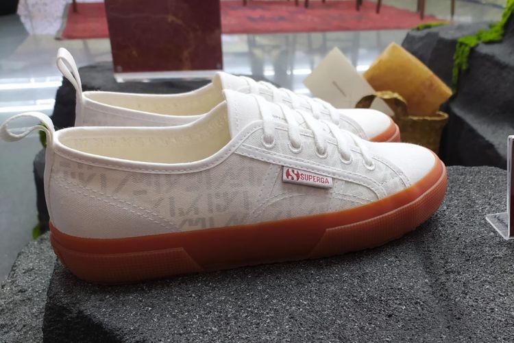 3 Pilihan Sneakers Timeless Lebaran Desain Kece Terinspirasi Budaya Tulang Bawang