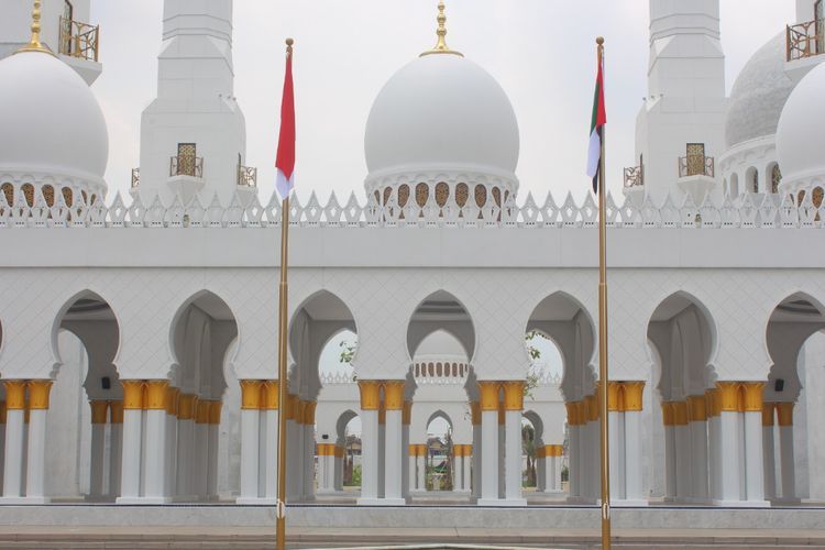 Masjid Sheikh Zayed Punya Arsitektur yang Memukau, Kerap Jadi Tujuan Salat Id di Solo