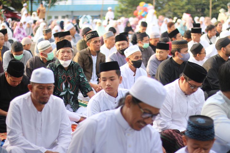 Pagi Ini, Ribuan Jemaah Salat Idul Fitri di Lapangan Universitas Muhammadiyah Parepare