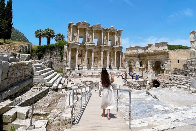 5 Keindahan Library of Celsus, Memahami Nilai Arsitektur Romawi Kuno dari Perpustakaan Tua