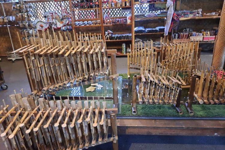 Mengenal Lebih Dekat Seni Musik Tradisional Sunda di Saung Angklung Udjo