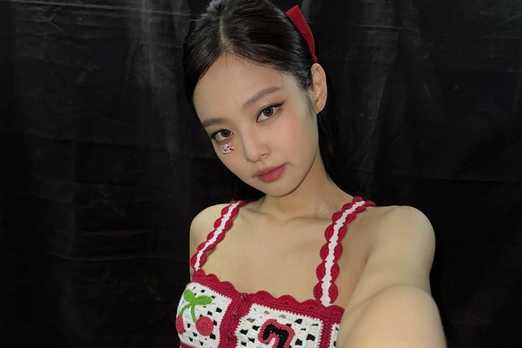 Jennie BLACKPINK Bikin Heboh Tampil Pakai  Underboobs di Pekan Kedua Coachella 2023