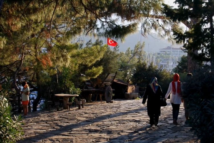 Hidup Nomaden, Begini Cara Suku Yoruk Turki Bertahan di Alam Bebas 