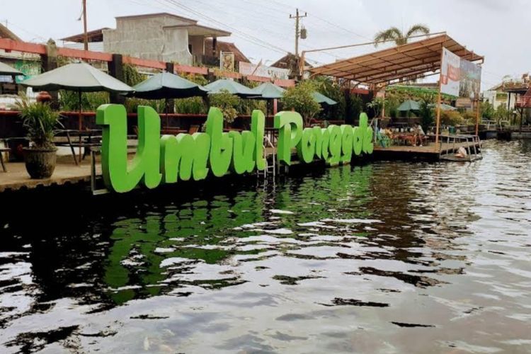 Merasakan Sensasi Foto Underwater di Umbul Ponggok, Klaten