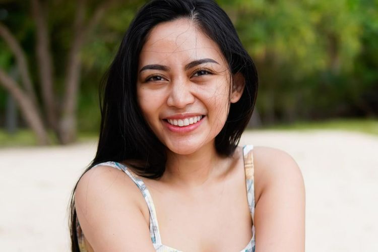 Potret Seksi Rachel Vennya Pakai Dress dengan Punggu Terbuka, Netizen:Janda Sedep!