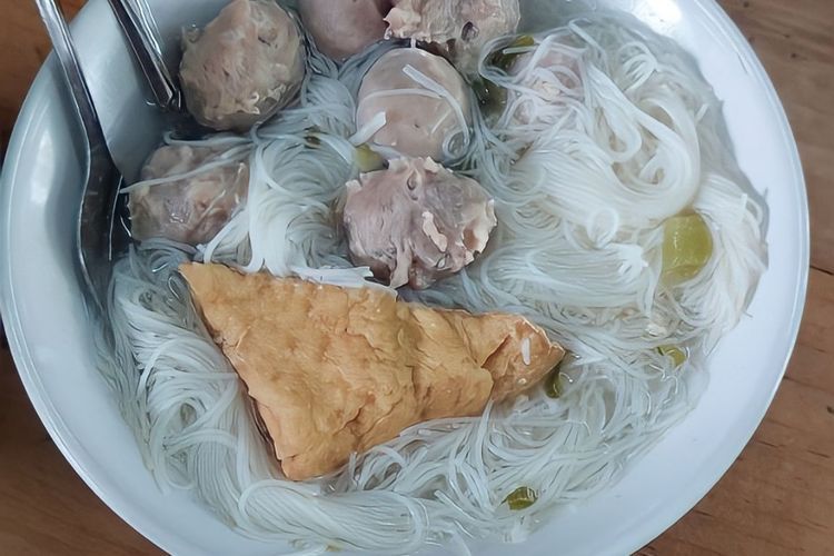 Sedapnya Rasa Kaldu Bakso Kuah Bening, dari Kalimantan Dibawa ke Tangsel