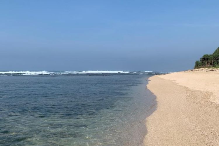 Pantai Sayang Heulang Garut, Tempat Nikmati Sunrise dengan Hamparan Pasir Putih