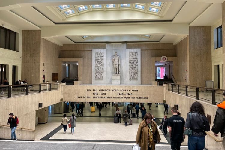 Makna Monumen Perang di Konkors Stasiun Kereta Api Sentral Brussels bagi Warga Belgia