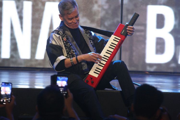 Gelar Konser 45 Tahun Dedikasi Musikal, Fariz RM Gandeng Ardhito Pramono dan Titi DJ