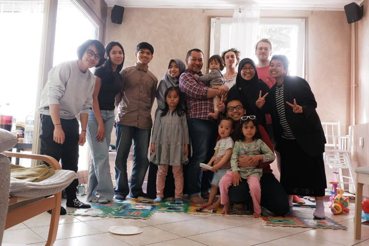 Open House di Poitiers, Bule Prancis Suka Makanan Indonesia Terutama  Jeroan!