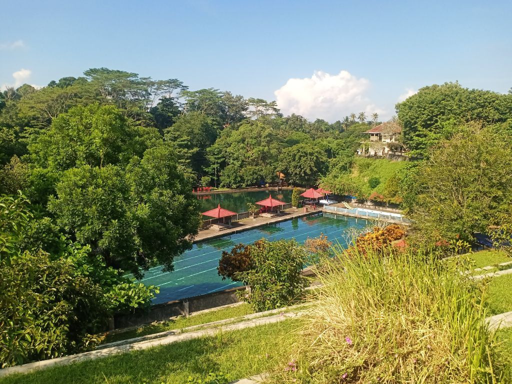 Taman Narmada Lombok, Punya Air yang Bikin Enteng Jodoh