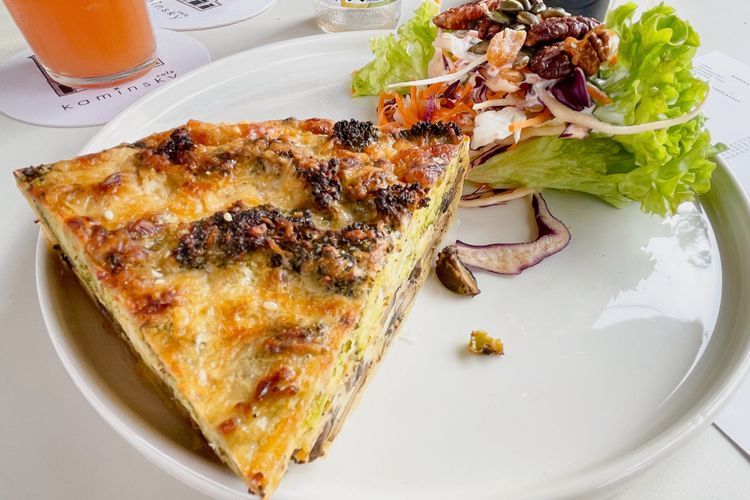 Nikmati Kelezatan Quiche Vegetarian, Makanan Khas Prancis di Restoran Kaminsky