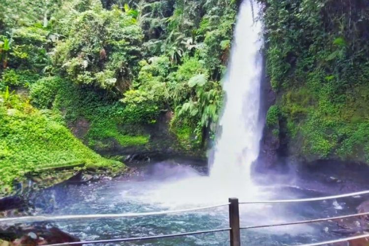 Curug Sawer: Mitos Naga Raksasa dan Pesona Air Terjun Hidden Gem di Sukabumi