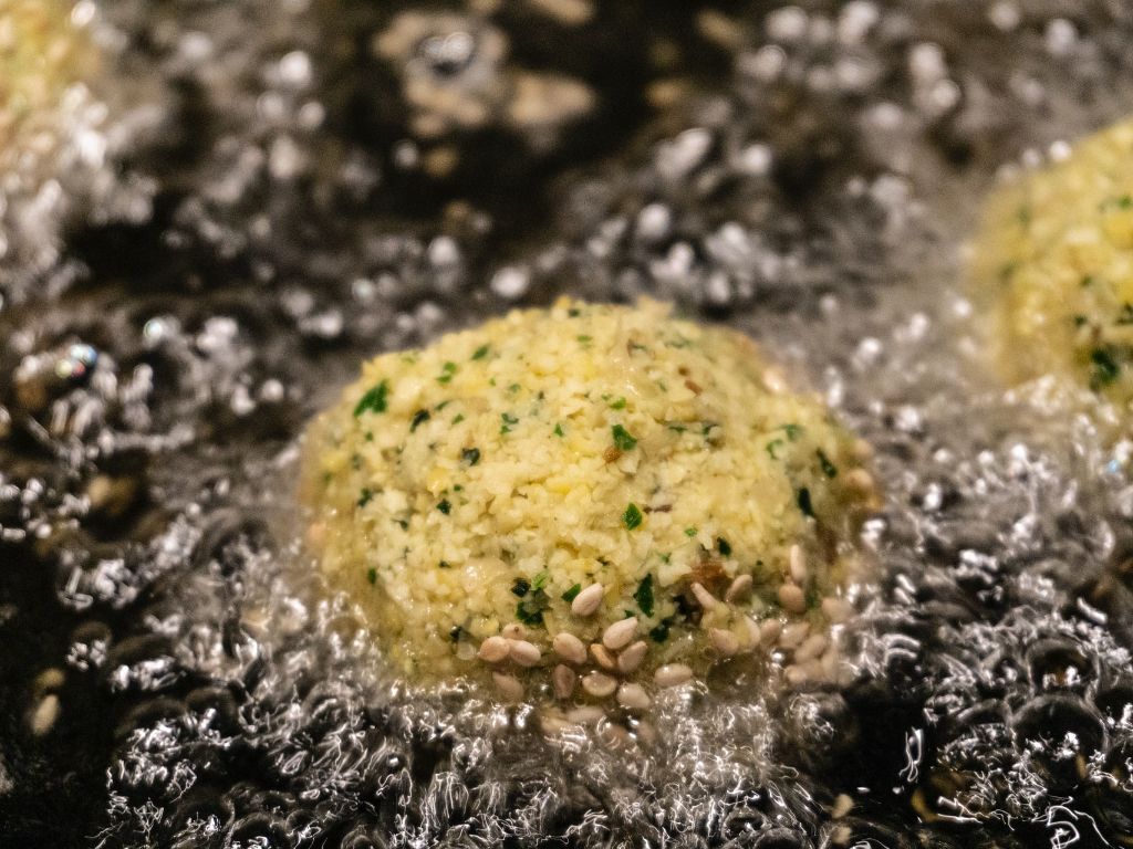 5 Cara Efektif Membuang Minyak Goreng Bekas Masak 