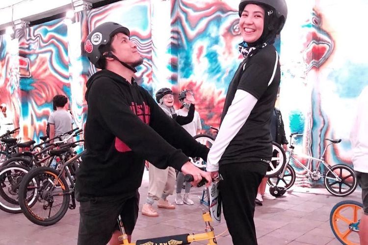 Pihak Desta Buka Suara soal Isu KDRT dan Foto Viral sama Cewek Lain di Bioskop