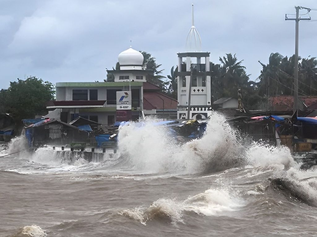 Cuaca Hari Ini: Waspada Angin Kencang dan Gelombang Tinggi 2,5 Meter di Wilayah Kepulauan