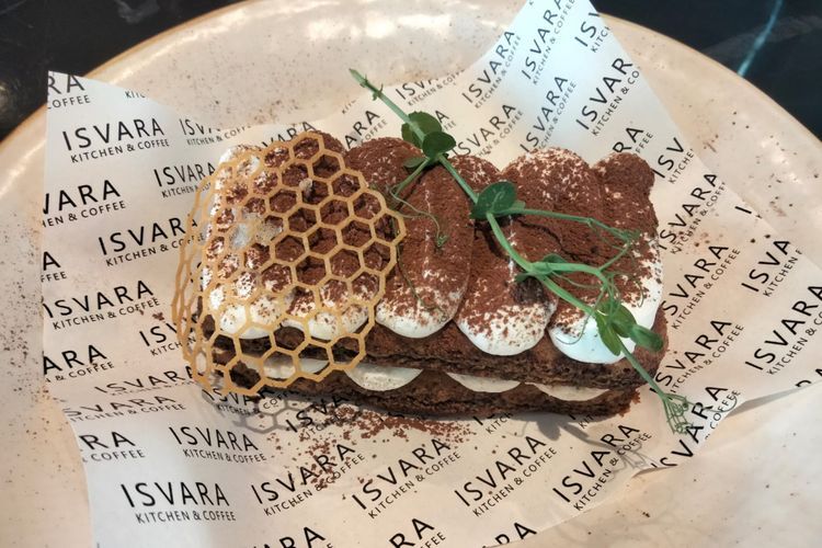 Sensasi Makan Italian Tiramisu di Café Mewah Isvara Kitchen & Coffee, Bisa Lihat Sunset!