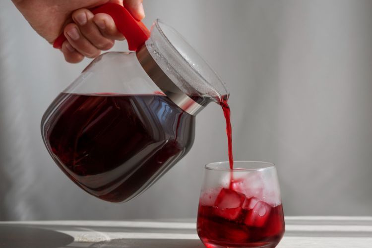 Kafe di Jepang Pecat Pelayannya usai Dituduh Mencampurkan Darahnya ke Minuman Koktail