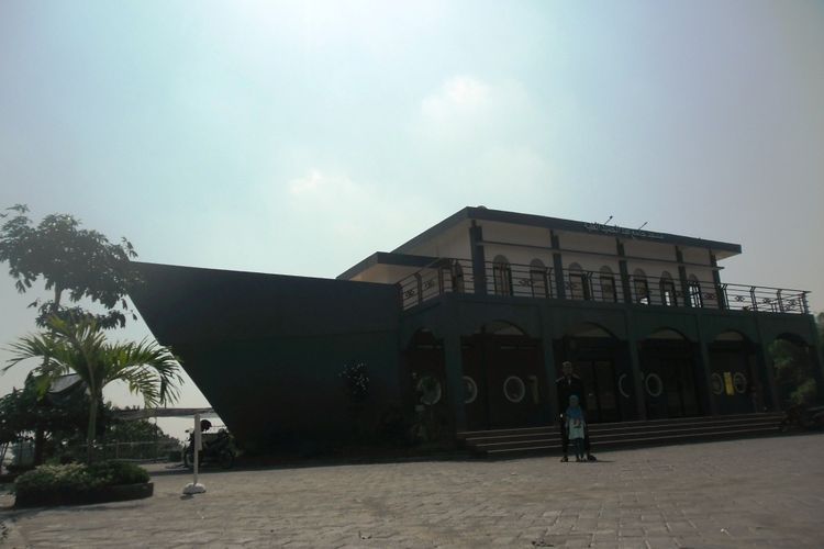 Tanpa Kubah, Masjid di Gresik Ini Terlihat Unik karena Berbentuk seperti Perahu