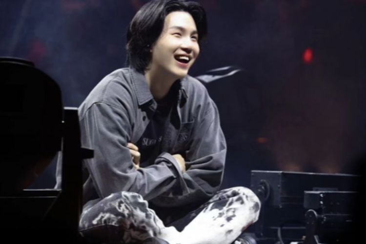 ARMY Kesal Tiket Konser Online Suga BTS Dijual Rp1,2 Juta: HYBE Gila Duit