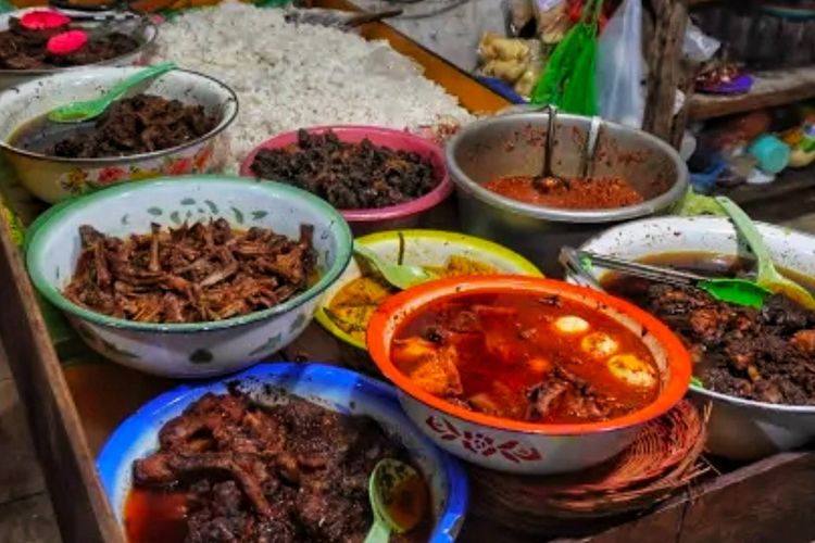 Nasi Bebek Bu Sofi: Buka 24 Jam Sajikan Menu Masakan Madura yang Menggoyang Lidah 