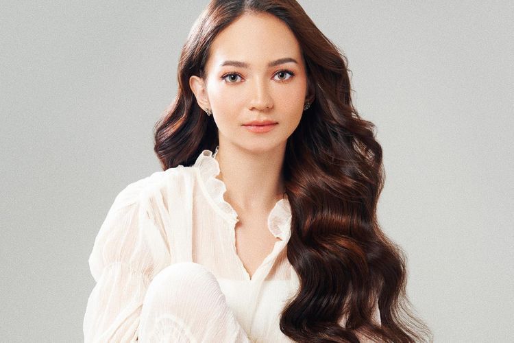 Enzy Storia Memukau Bak Barbie Hidup di Pemotretan Terbaru: Habis Nikah Aura Makin Wow