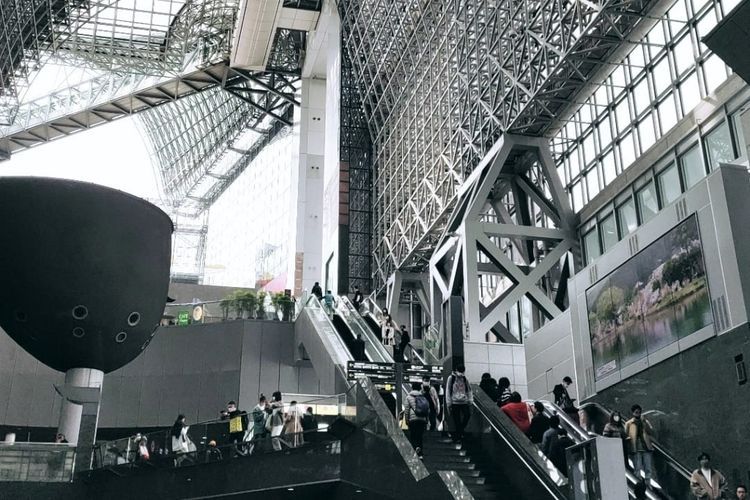 Megahnya Stasiun Kyoto, Jepang yang Dilengkapi Hotel hingga Pusat Perbelanjaan 