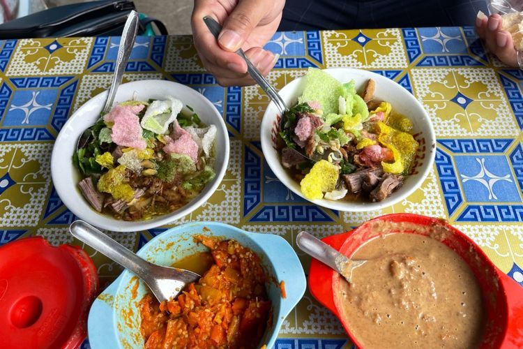 Menikmati Lezatnya Hidden Gem Soto Sokaraja yang Kuahnya Sulit Ditiru