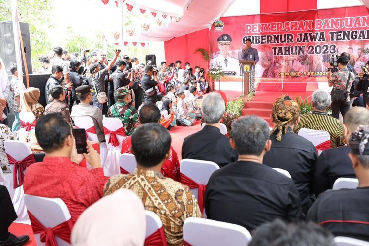 Demi Tingkatkan Hal Ini, Ganjar Serahkan Bantuan Lintas Sektor Rp196,7 M di Grobogan
