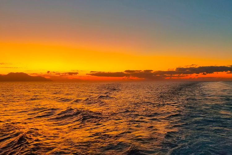Pengalaman Naik Kapal dari Kupang ke Pulau Sumba, Terpesona Keindahan Laut dan Alamnya 