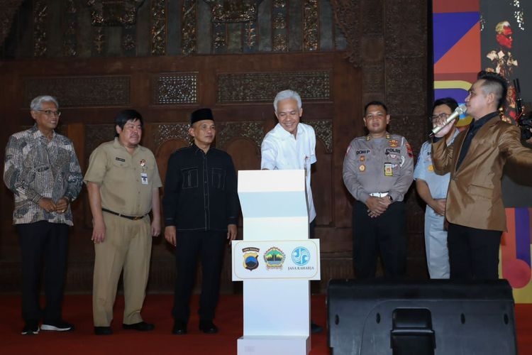 Permudah Pembayaran Pajak, Ganjar Luncurkan Program Samsat Budiman