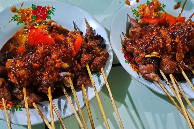 Lezatnya Sate Suka Mulya Mang Ipin di Majenang, Surganya Sate Empuk Sejak 1987