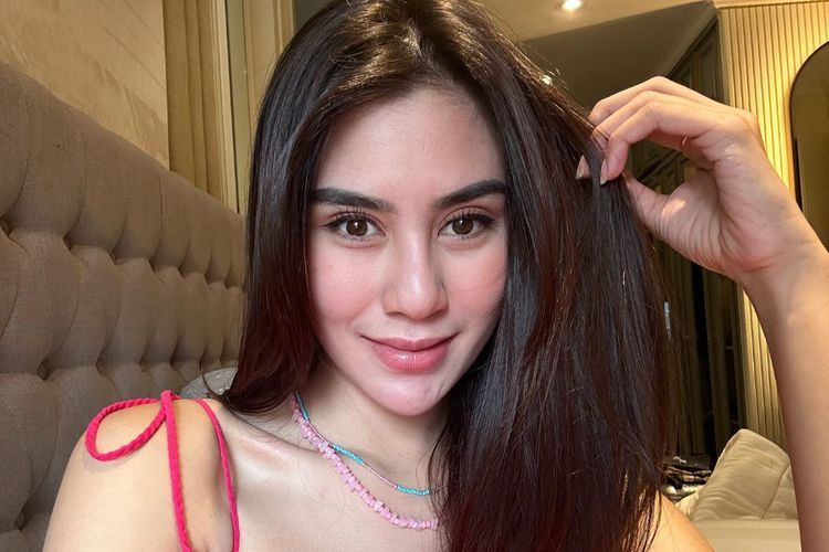 Potret Syahnaz Sadiqah Dituding Selingkuh dengan Rendy, Sering Pamer Selfie dan Liburan