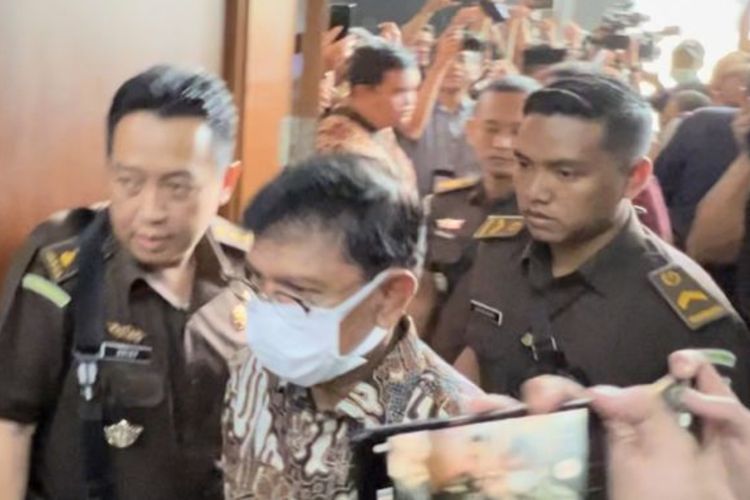 Terjerat Korupsi BTS, Johnny G Plate Didakwa Rugikan Negara Rp8,03 Triliun