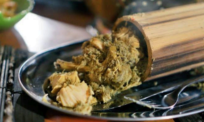 Piong, Kuliner Tradisional Toraja yang Dibuat dari Daging Babi dan Bunga Mayana