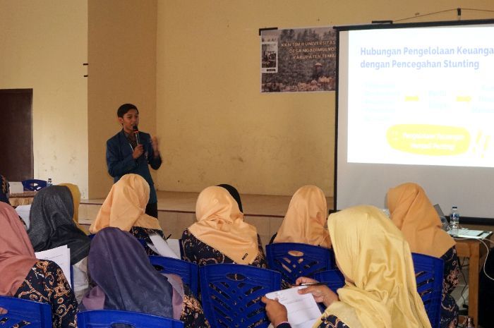 Kenalkan Teknik Pengelolaan Keuangan Keluarga: KKN Undip Berdayakan Kader Posyandu Desa Ngadimulyo