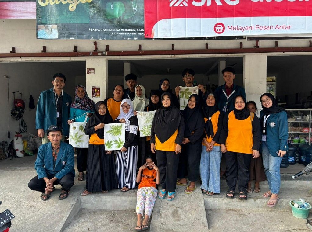 Mahasiswa KKN UNDIP Beri Pelatihan Pemanfaatan Limbah Organik ke Kelompok Wanita Tani Tegalsari Melalui Produk Ecoprint