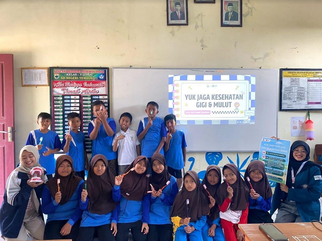 Mahasiswa KKN Dorong Siswa Sekolah Dasar Negeri Tembok 01 untuk Peduli Kesehatan Gigi dan Mulut