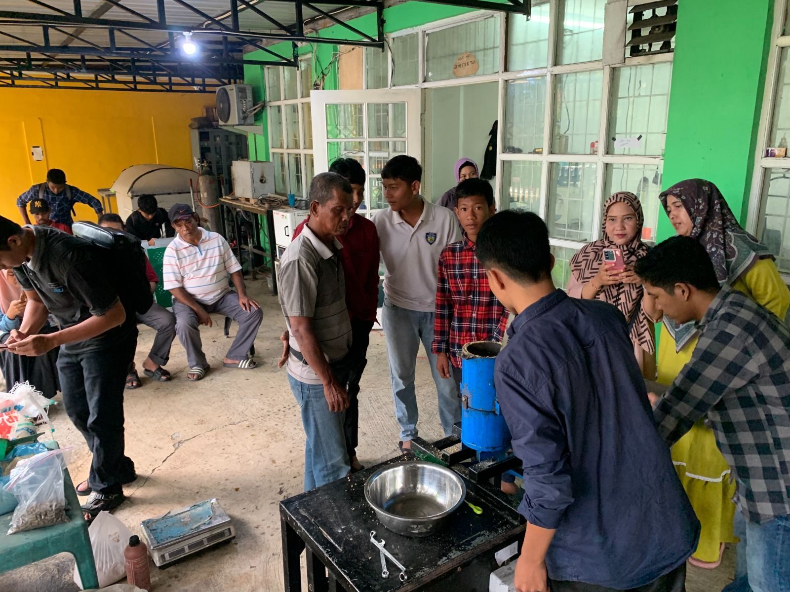 UNIMAL Luncurkan Program Pelatihan: Daur Ulang Limbah Jadi Batako dan Pelet Ternak untuk Pemberdayaan Masyarakat