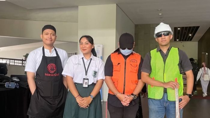 Sambut Mahasiswa Kembali ke Kampus, Dosen Binus Malang Kompak Kostum Cosplay