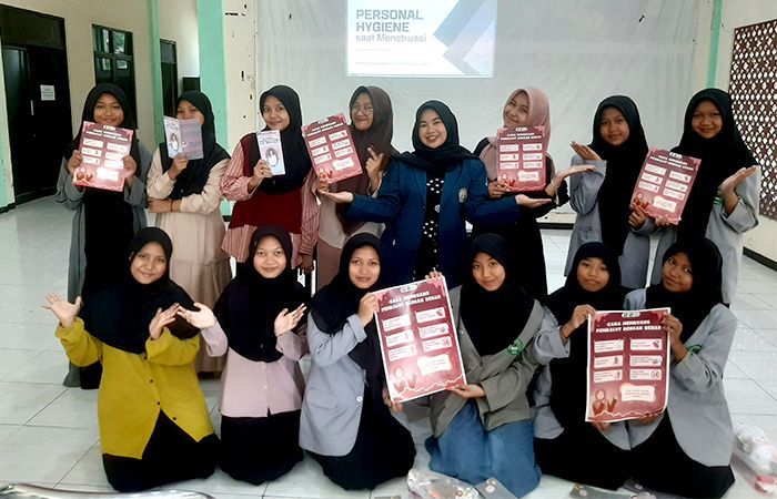 Mahasiswa KKN Tematik Undip Dorong Kesadaran Personal Hygiene Menstruasi Santriwati di Ponpes Asshodiqiyah