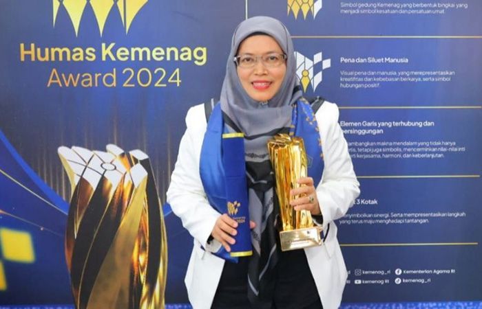 UINSU Medan Terima Penghargaan Website Terbaik, Rektor Soroti Peran Humas dalam Memajukan Pendidikan