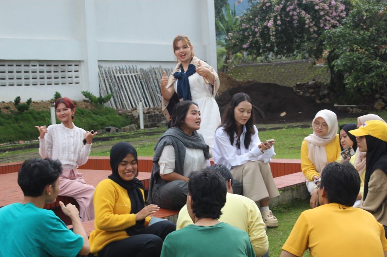 Keseruan BnB Chapter 1: Usung Tema Unik, Kolaborasi Makin Asik Mahasiswa BISPRO Politeknik Negeri Jakarta