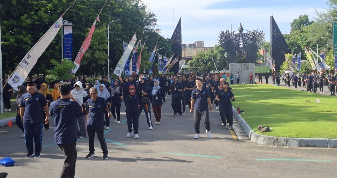 Senam Bersama Mengawali Kegiatan Dies Natalis UNY ke-61
