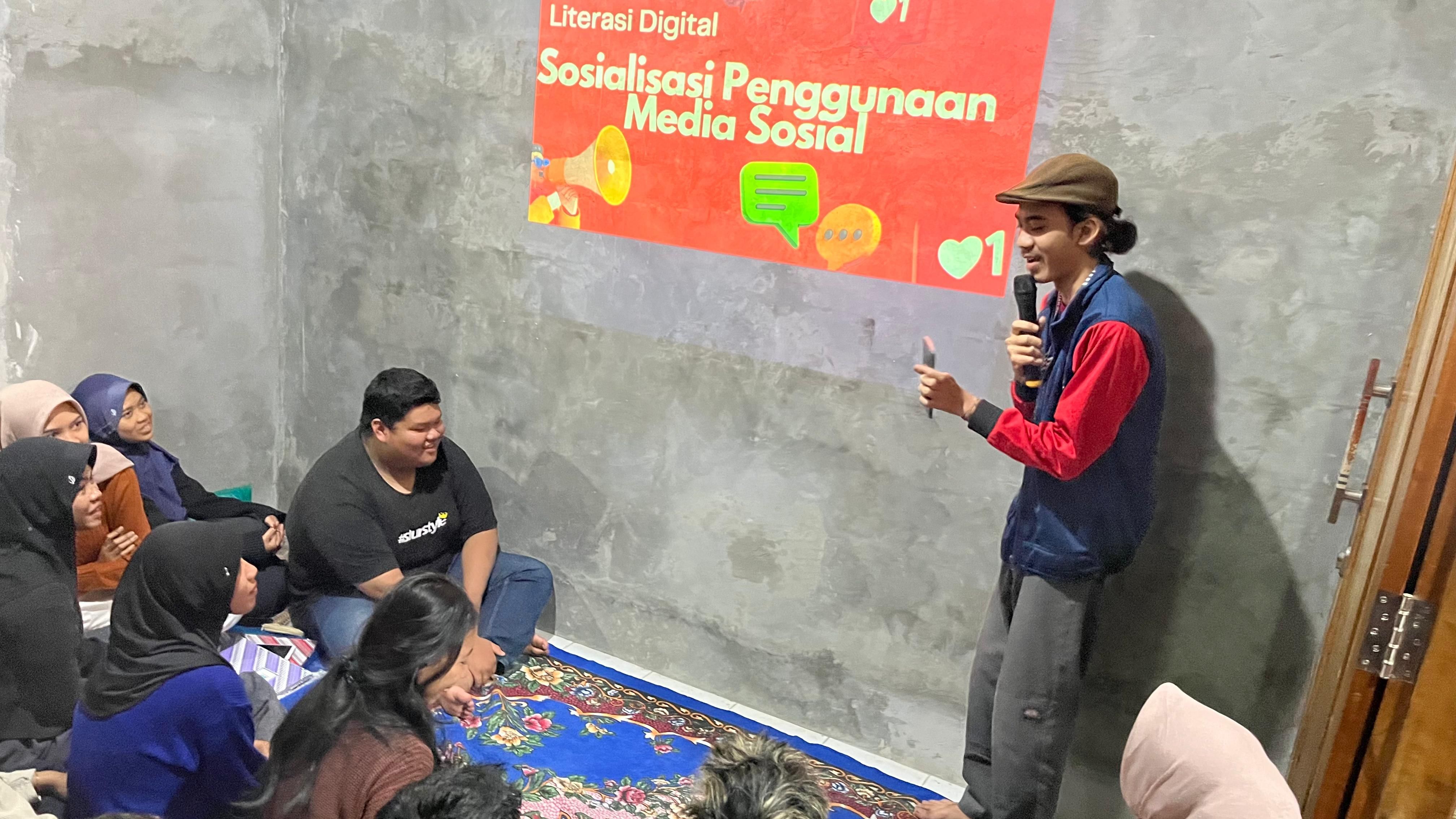 Mahasiswa KKN Universitas PGRI Semarang Gelar Sosialisasi Bijak Bermedia Sosial