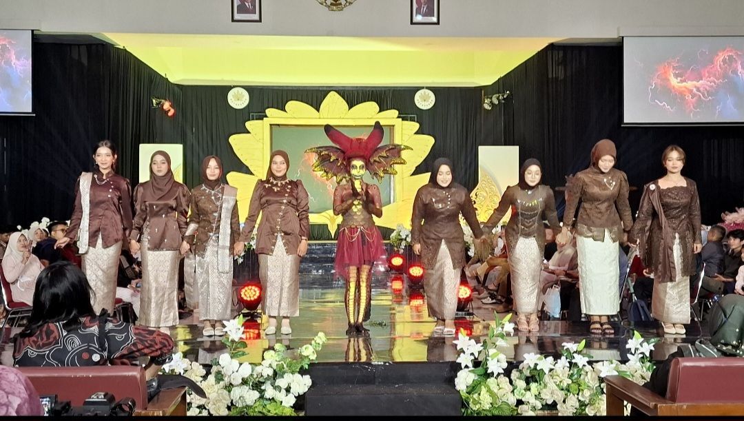 Mahasiswa Tata Rias UNY Tampilkan Karya Kreatif dalam Pergelaran Rias Fantasi ‘Astaversa’